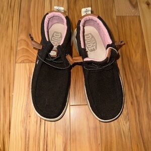 Women’s Hey Dude Shoes Size 7